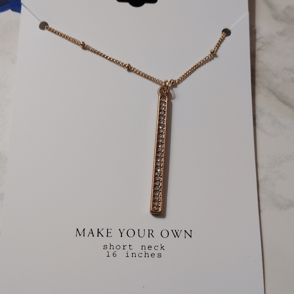 Apt. 9 Elegant Gold Pendant Necklace